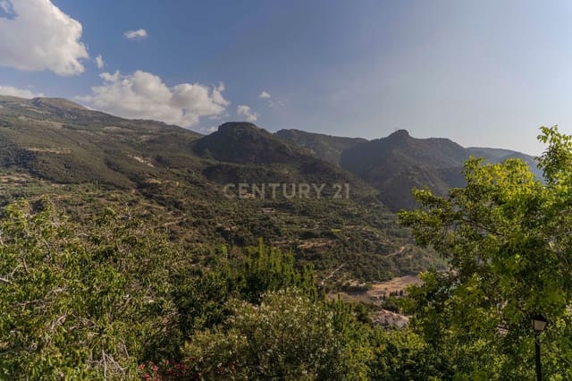 3 soveværelse Finca/Landehus til salg i Güéjar Sierra med swimmingpool garage - € 398.000 (Ref: 9289719)