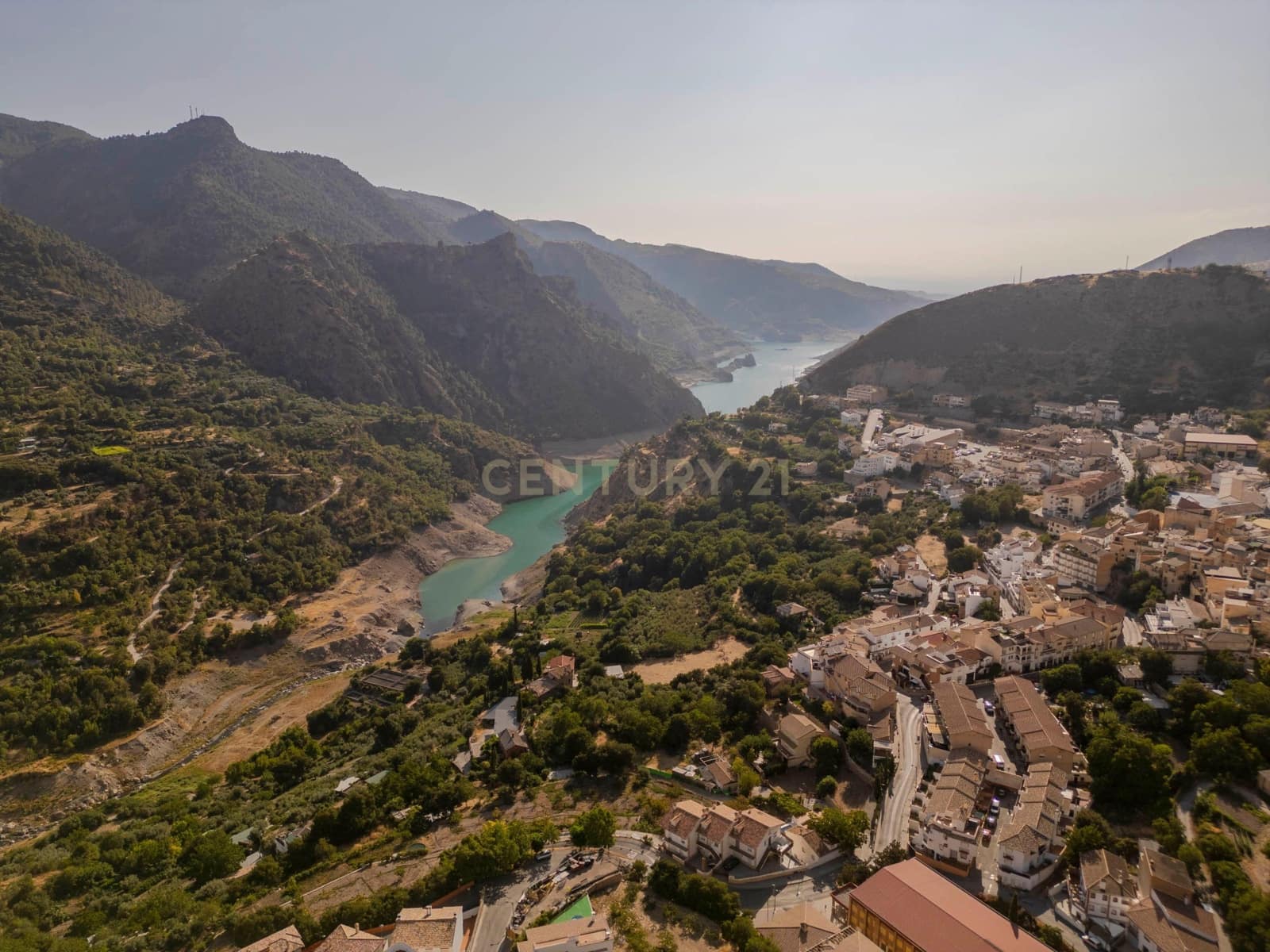 3 soveværelse Finca/Landehus til salg i Guejar Sierra med swimmingpool garage - € 398.000 (Ref: 9289719)