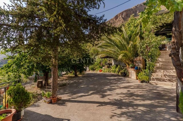 3 soveværelse Finca/Landehus til salg i Güéjar Sierra med swimmingpool garage - € 398.000 (Ref: 9289719)