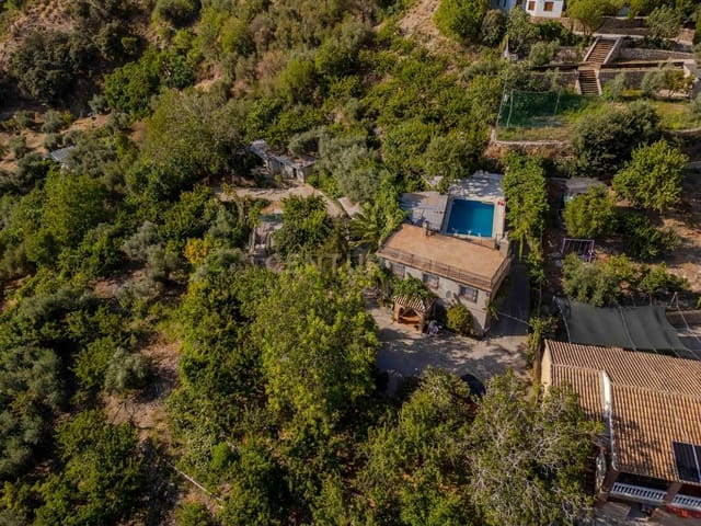 3 soveværelse Finca/Landehus til salg i Güéjar Sierra med swimmingpool garage - € 398.000 (Ref: 9289719)