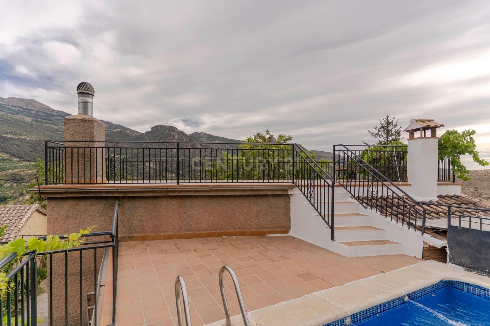 3 soveværelse Finca/Landehus til salg i Guejar Sierra med swimmingpool garage - € 398.000 (Ref: 9289719)