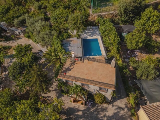 3 soveværelse Finca/Landehus til salg i Güéjar Sierra med swimmingpool garage - € 398.000 (Ref: 9289719)