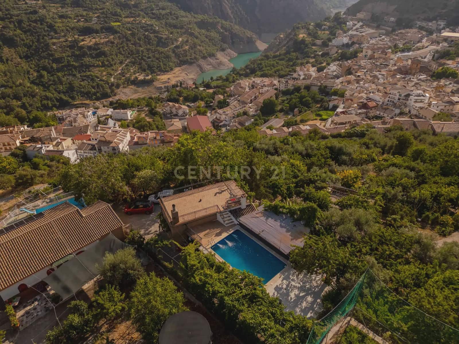 3 soveværelse Finca/Landehus til salg i Guejar Sierra med swimmingpool garage - € 398.000 (Ref: 9289719)