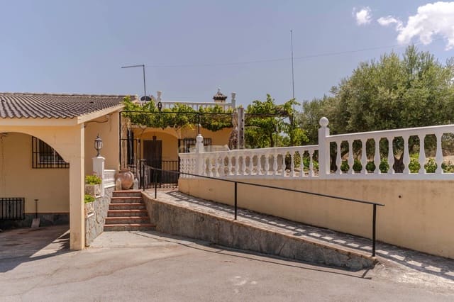 7 soveværelse Finca/Landehus til salg i Moraleda de Zafayona med swimmingpool garage - € 320.000 (Ref: 9289721)