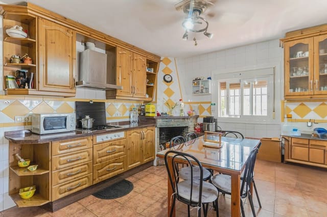 7 soveværelse Finca/Landehus til salg i Moraleda de Zafayona med swimmingpool garage - € 320.000 (Ref: 9289721)