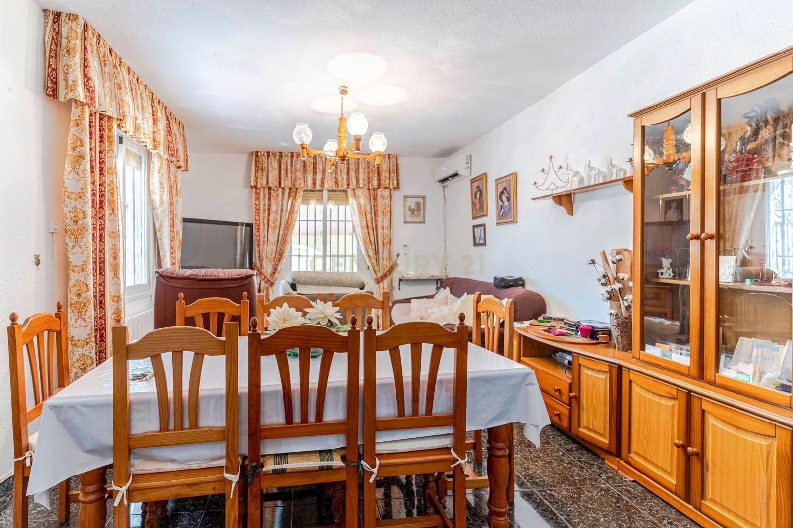 7 bedroom Finca/Country House for sale in Moraleda de Zafayona with pool garage - € 320,000 (Ref: 9289721)