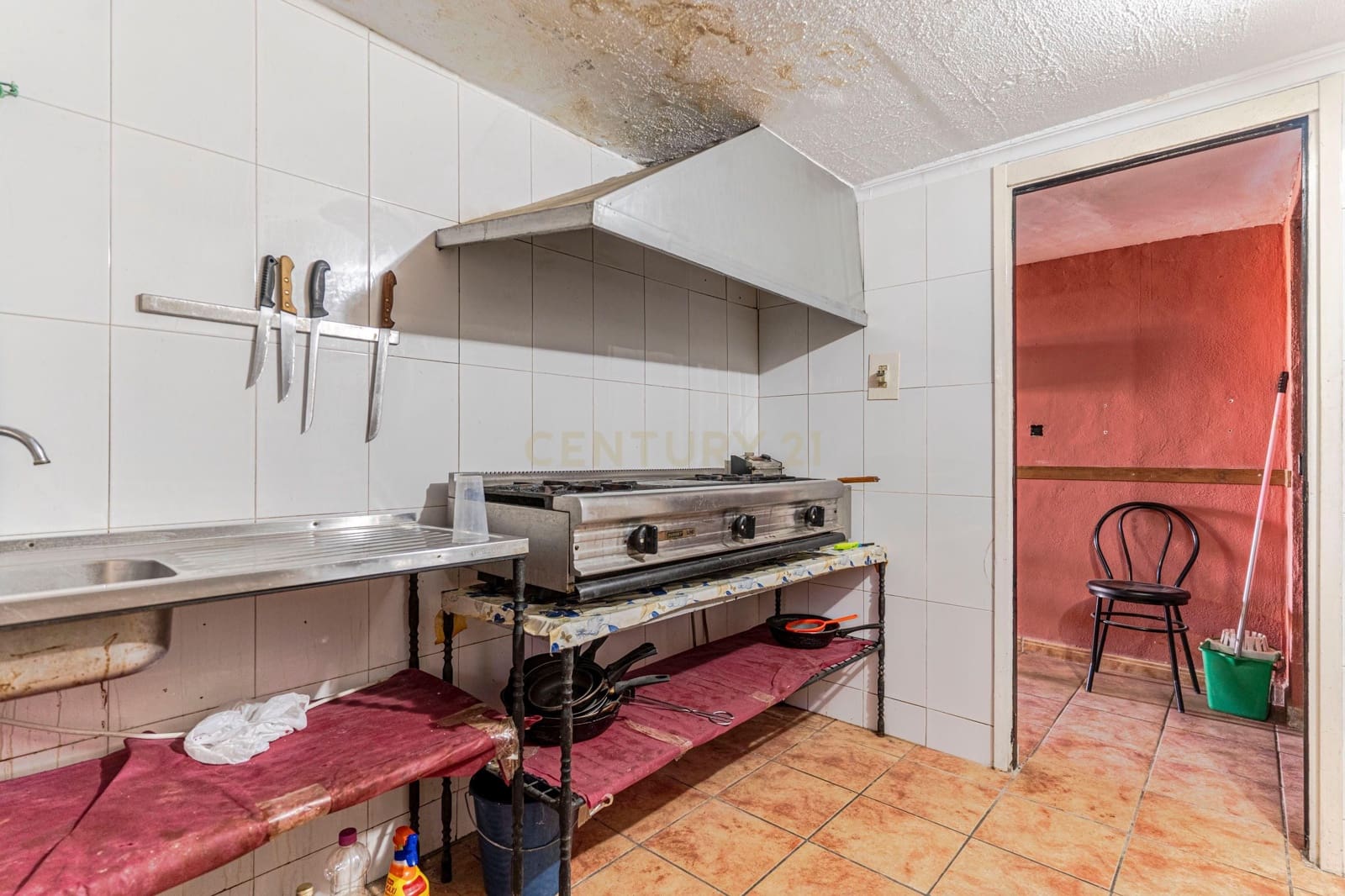 7 bedroom Finca/Country House for sale in Moraleda de Zafayona with pool garage - € 320,000 (Ref: 9289721)