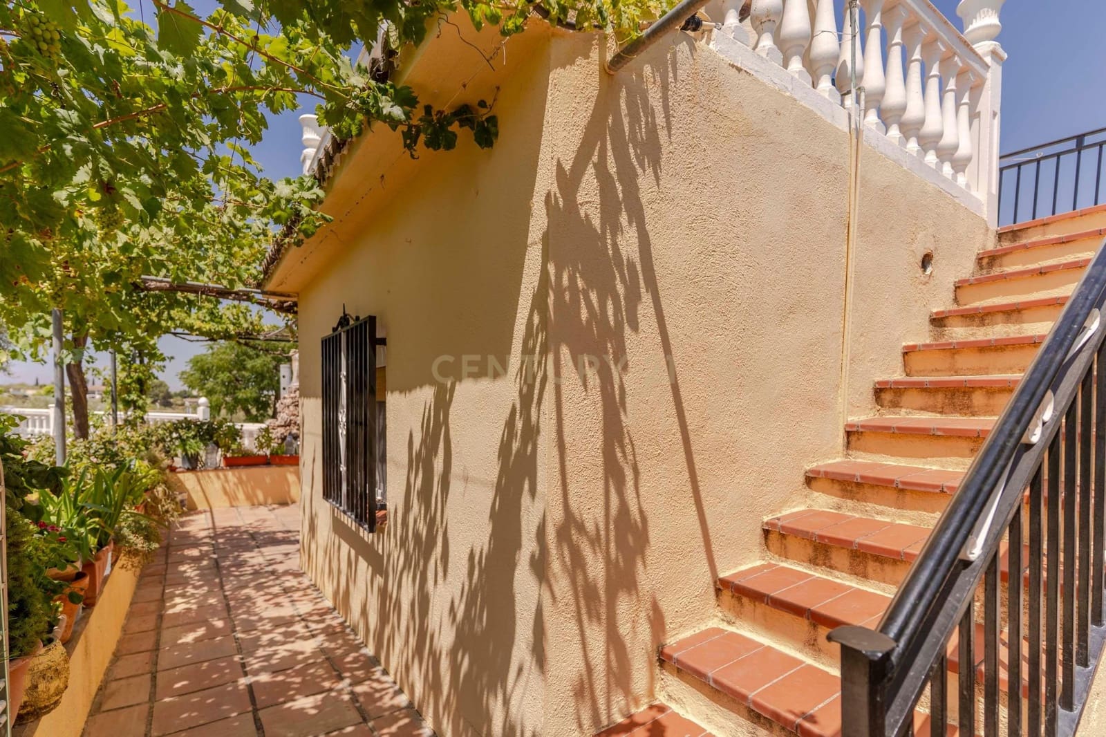 7 bedroom Finca/Country House for sale in Moraleda de Zafayona with pool garage - € 320,000 (Ref: 9289721)