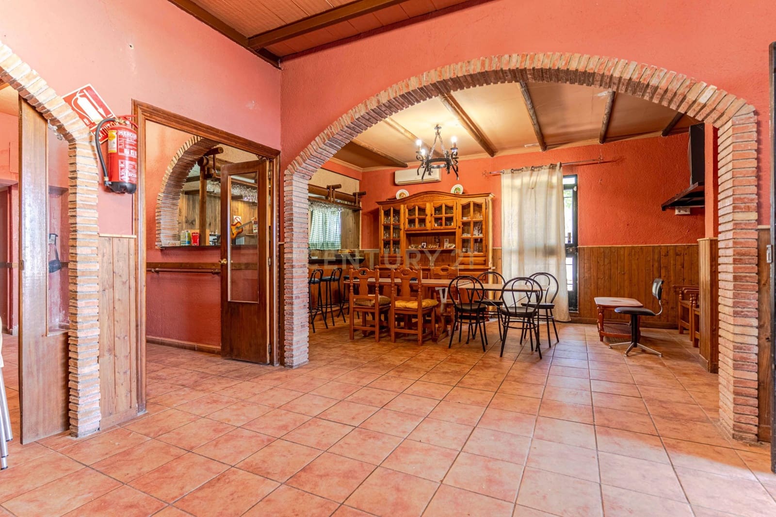 7 bedroom Finca/Country House for sale in Moraleda de Zafayona with pool garage - € 320,000 (Ref: 9289721)