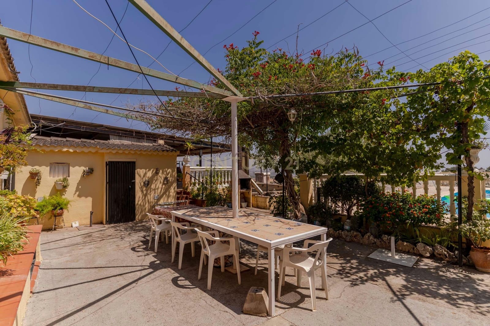 7 bedroom Finca/Country House for sale in Moraleda de Zafayona with pool garage - € 320,000 (Ref: 9289721)