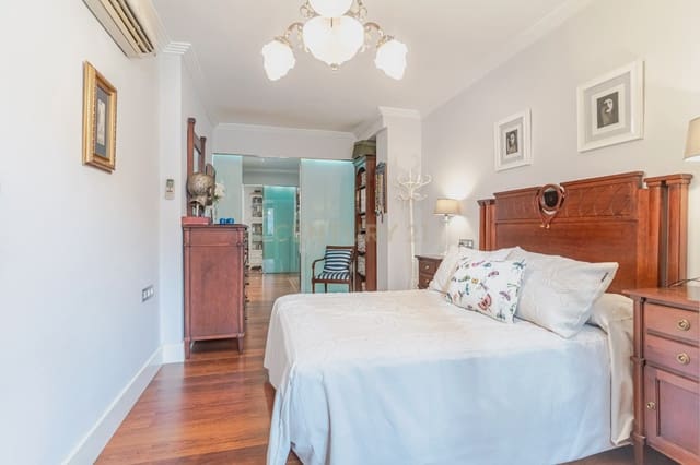 2 soveværelse Lejlighed til salg i Centro - Sagrario, Granada by - € 330.000 (Ref: 9289723)