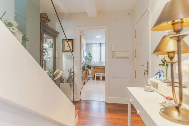 2 soveværelse Lejlighed til salg i Centro - Sagrario, Granada by - € 330.000 (Ref: 9289723)