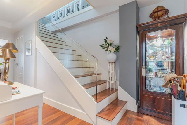 2 soveværelse Lejlighed til salg i Centro - Sagrario, Granada by - € 330.000 (Ref: 9289723)