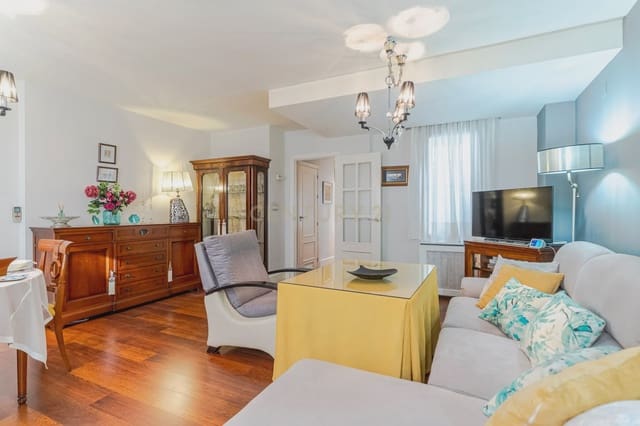 2 soveværelse Lejlighed til salg i Centro - Sagrario, Granada by - € 330.000 (Ref: 9289723)