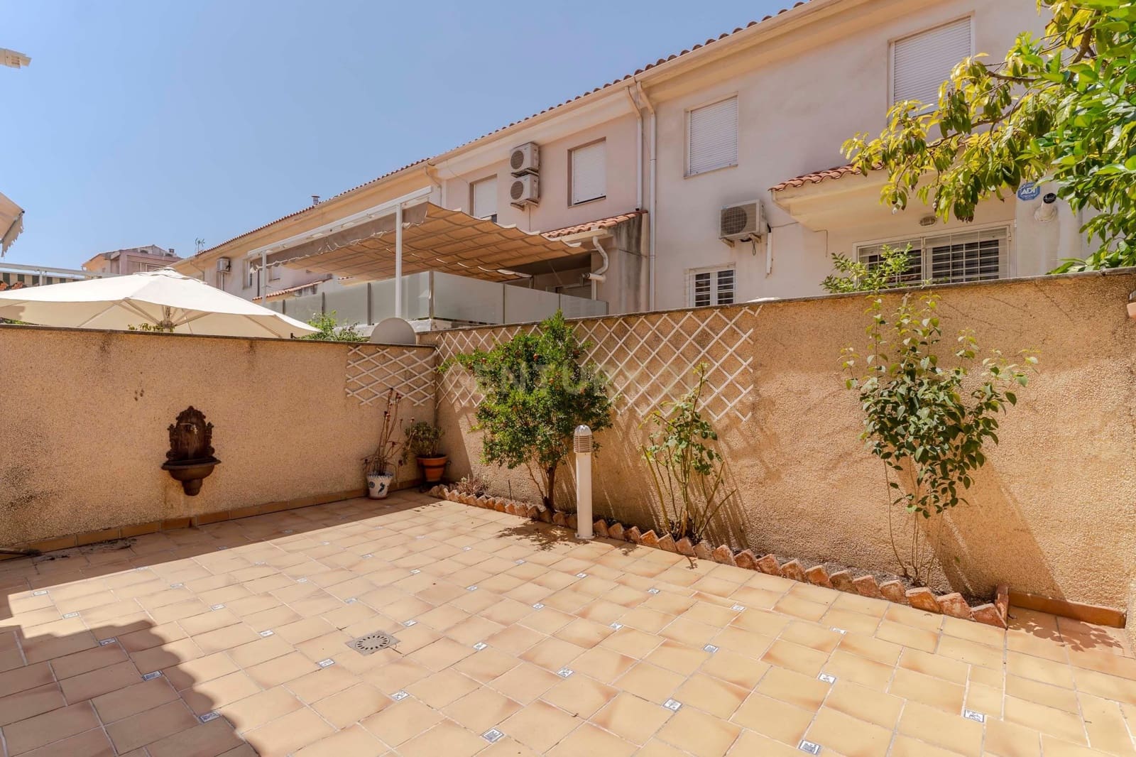 4 makuuhuone Omakotitalo myytävänä paikassa Armilla - 330 000 € (Ref: 9289724)