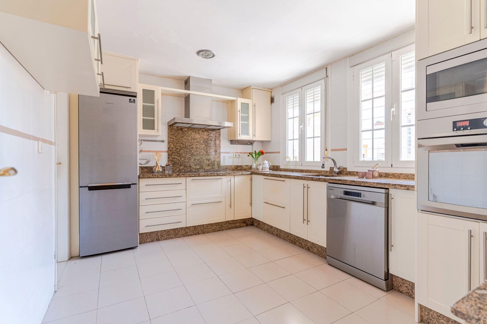 4 makuuhuone Omakotitalo myytävänä paikassa Armilla - 330 000 € (Ref: 9289724)