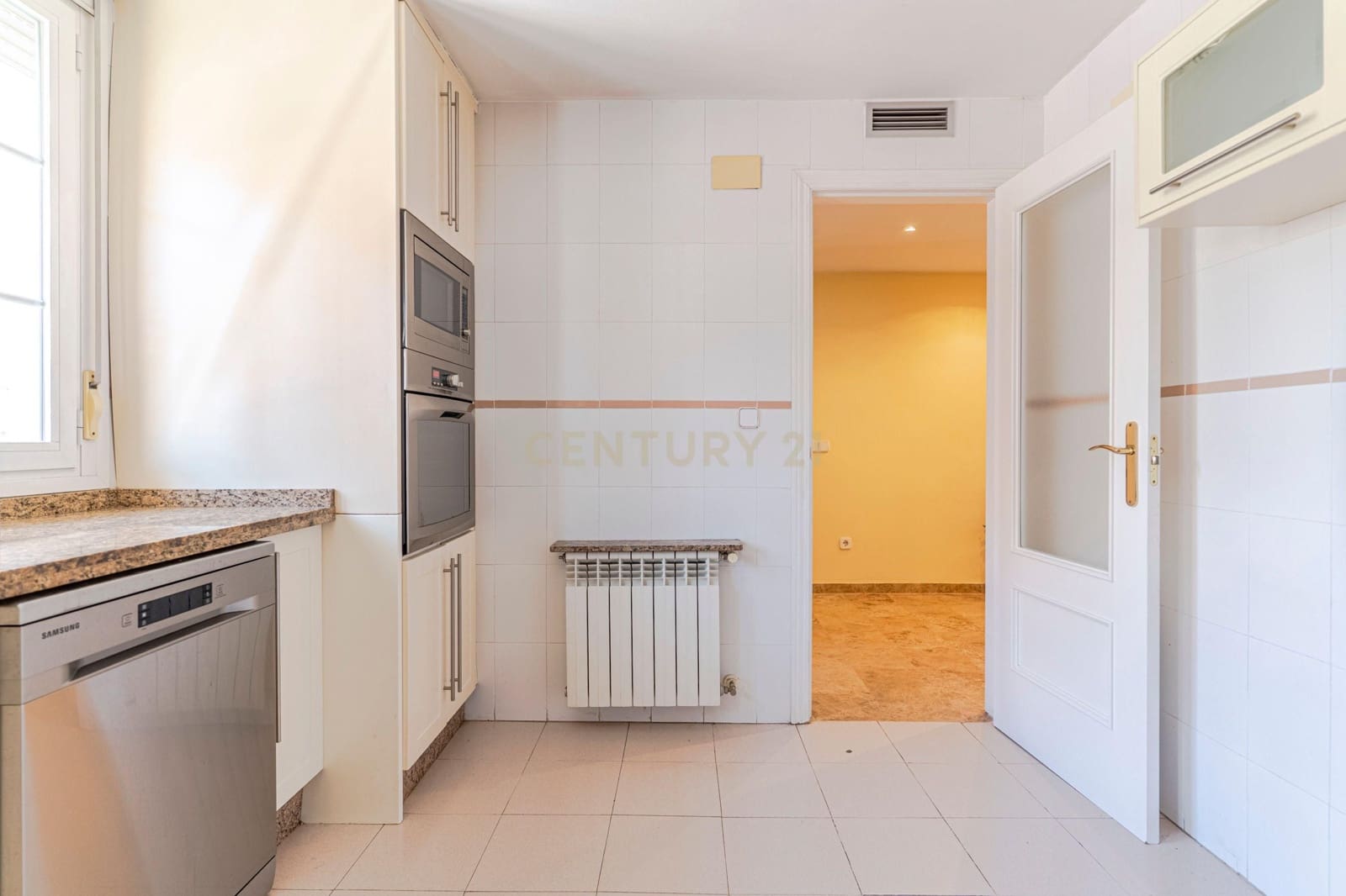 4 makuuhuone Omakotitalo myytävänä paikassa Armilla - 330 000 € (Ref: 9289724)