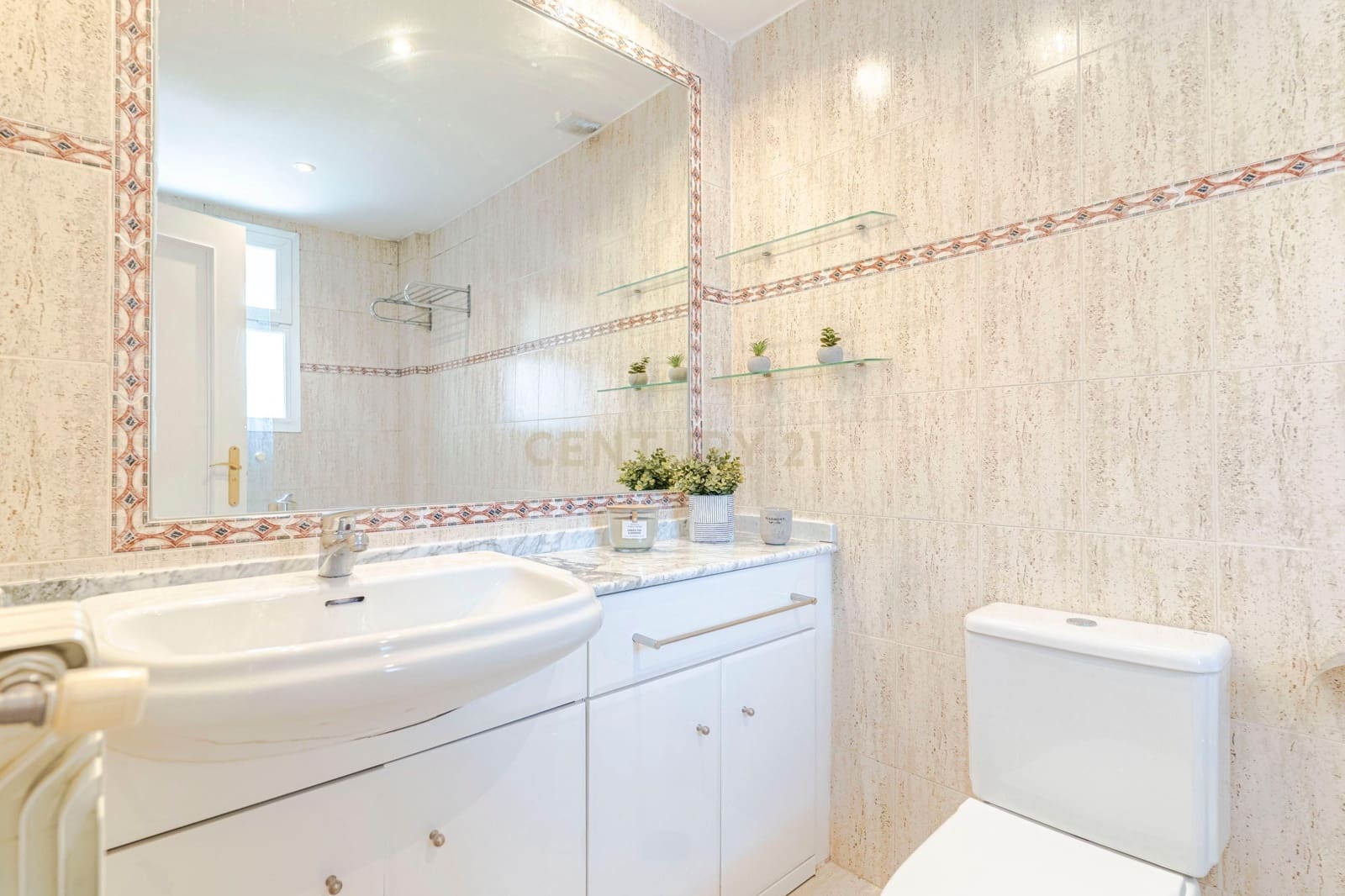 4 makuuhuone Omakotitalo myytävänä paikassa Armilla - 330 000 € (Ref: 9289724)