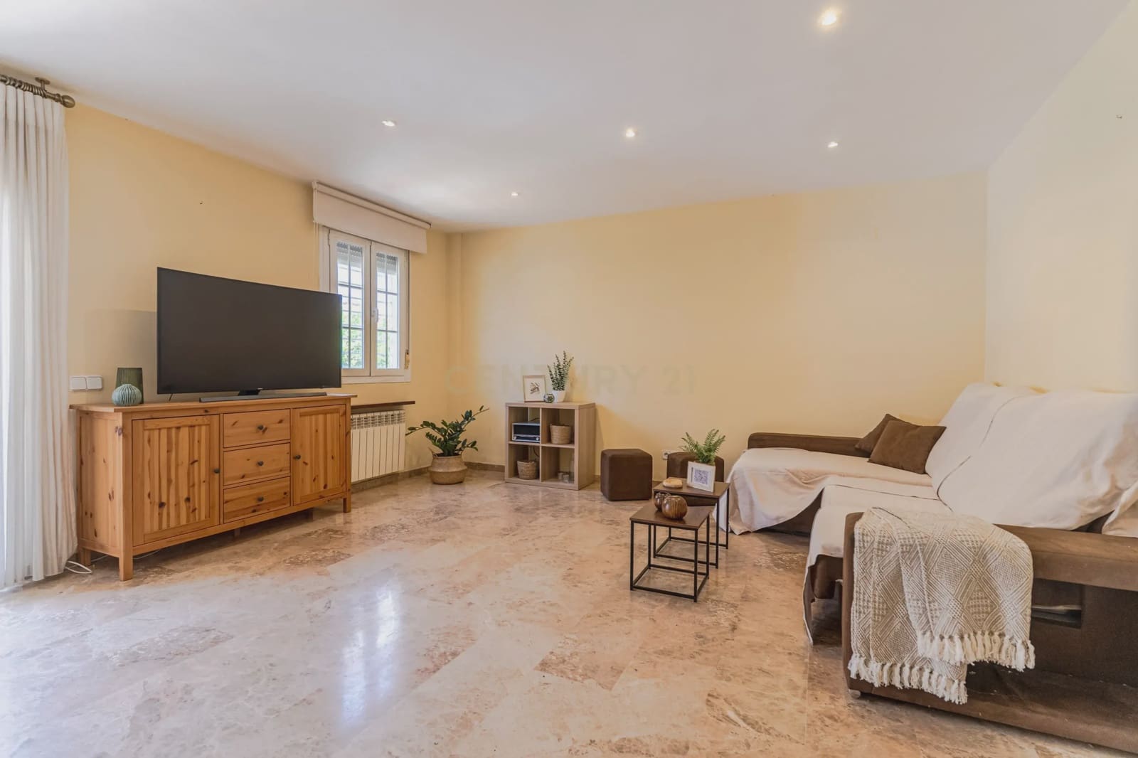 4 makuuhuone Omakotitalo myytävänä paikassa Armilla - 330 000 € (Ref: 9289724)