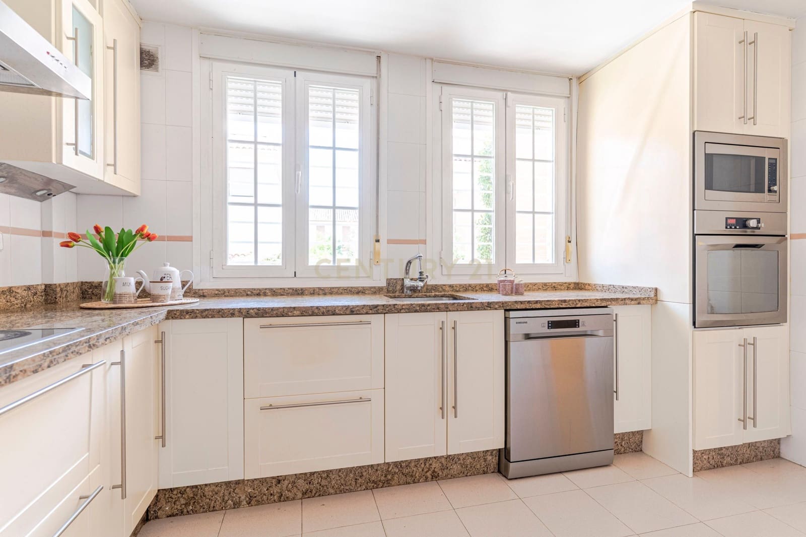 4 makuuhuone Omakotitalo myytävänä paikassa Armilla - 330 000 € (Ref: 9289724)