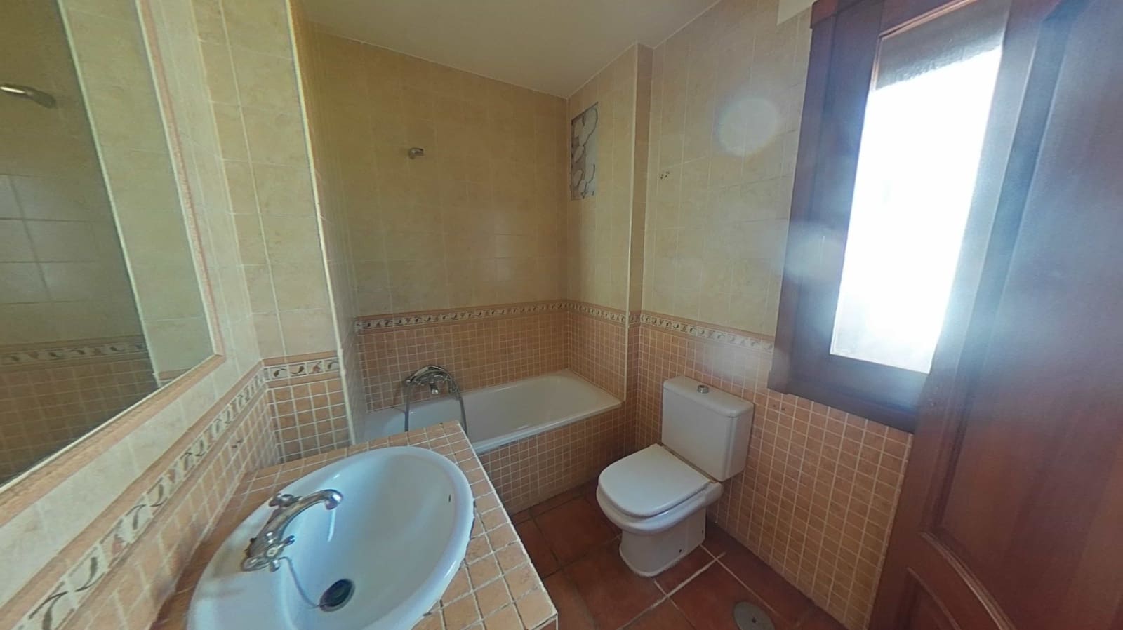 Piso de 3 habitaciones en Illora en venta con garaje - 120.000 € (Ref: 9289725)