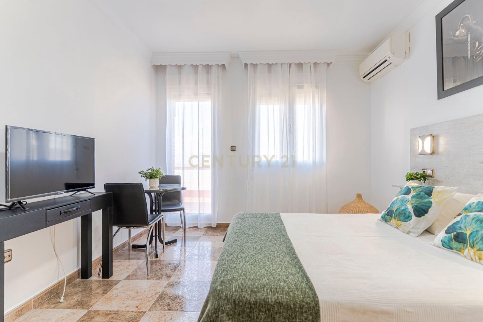 8 bedroom Villa for sale in Las Gabias with pool - € 690,000 (Ref: 9289727)