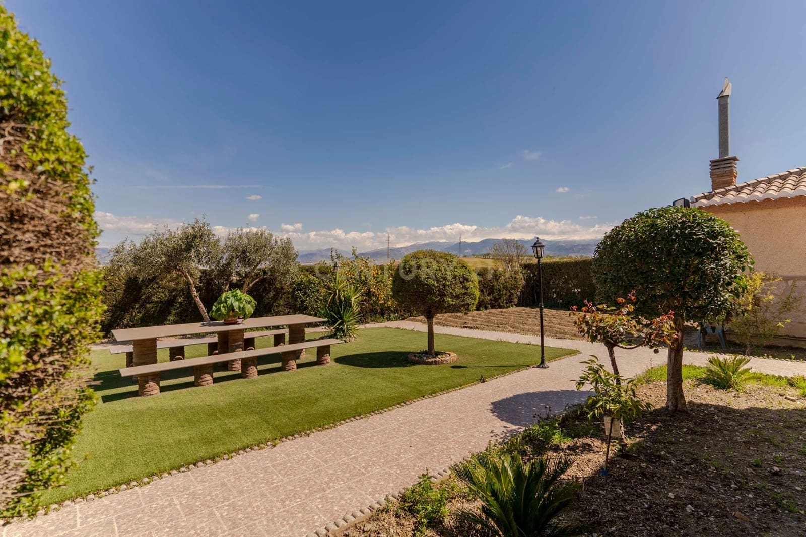 8 bedroom Villa for sale in Las Gabias with pool - € 690,000 (Ref: 9289727)