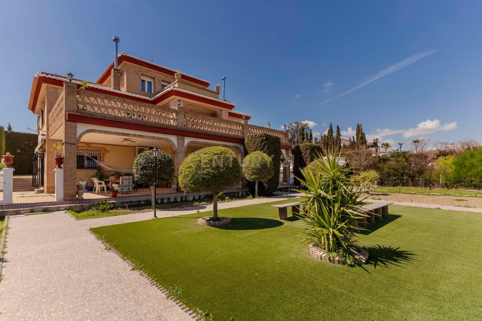 8 bedroom Villa for sale in Las Gabias with pool - € 690,000 (Ref: 9289727)