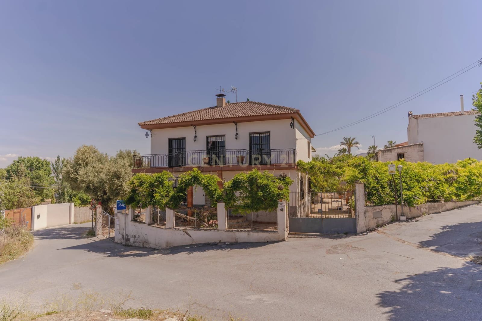 6 soveværelse Finca/Landehus til salg i La Zubia med swimmingpool - € 290.000 (Ref: 9289729)