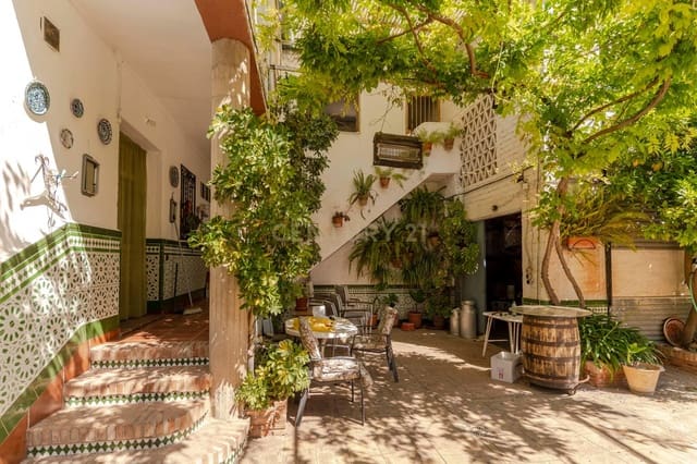 6 soveværelse Finca/Landehus til salg i La Zubia med swimmingpool - € 290.000 (Ref: 9289729)