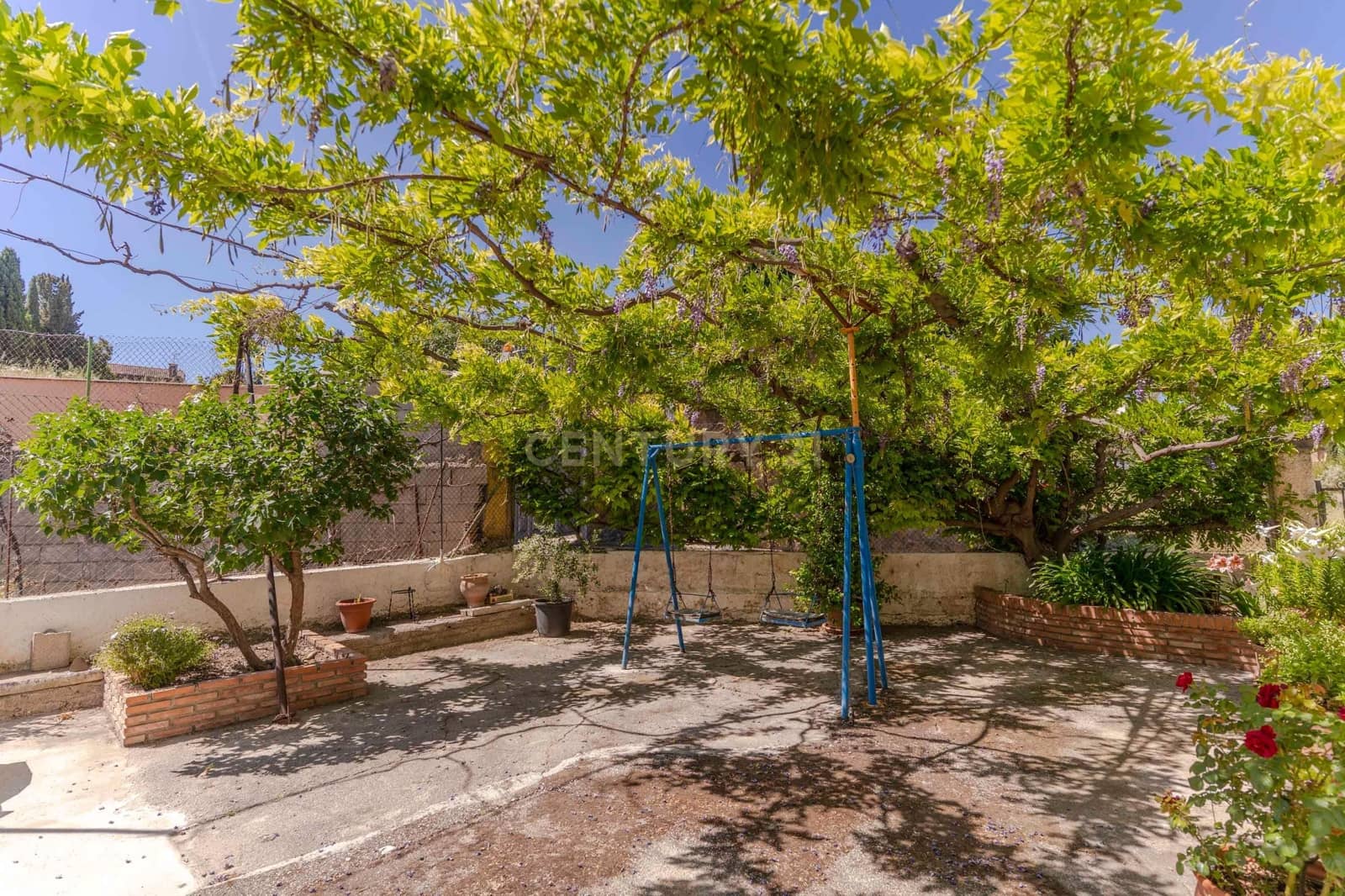 6 soveværelse Finca/Landehus til salg i La Zubia med swimmingpool - € 290.000 (Ref: 9289729)