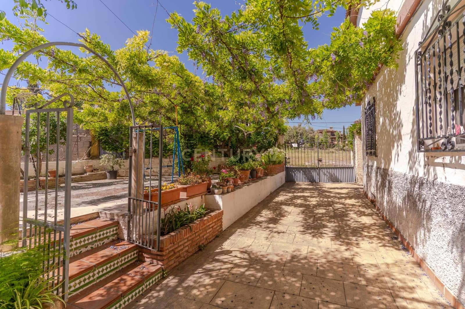 6 soveværelse Finca/Landehus til salg i La Zubia med swimmingpool - € 290.000 (Ref: 9289729)