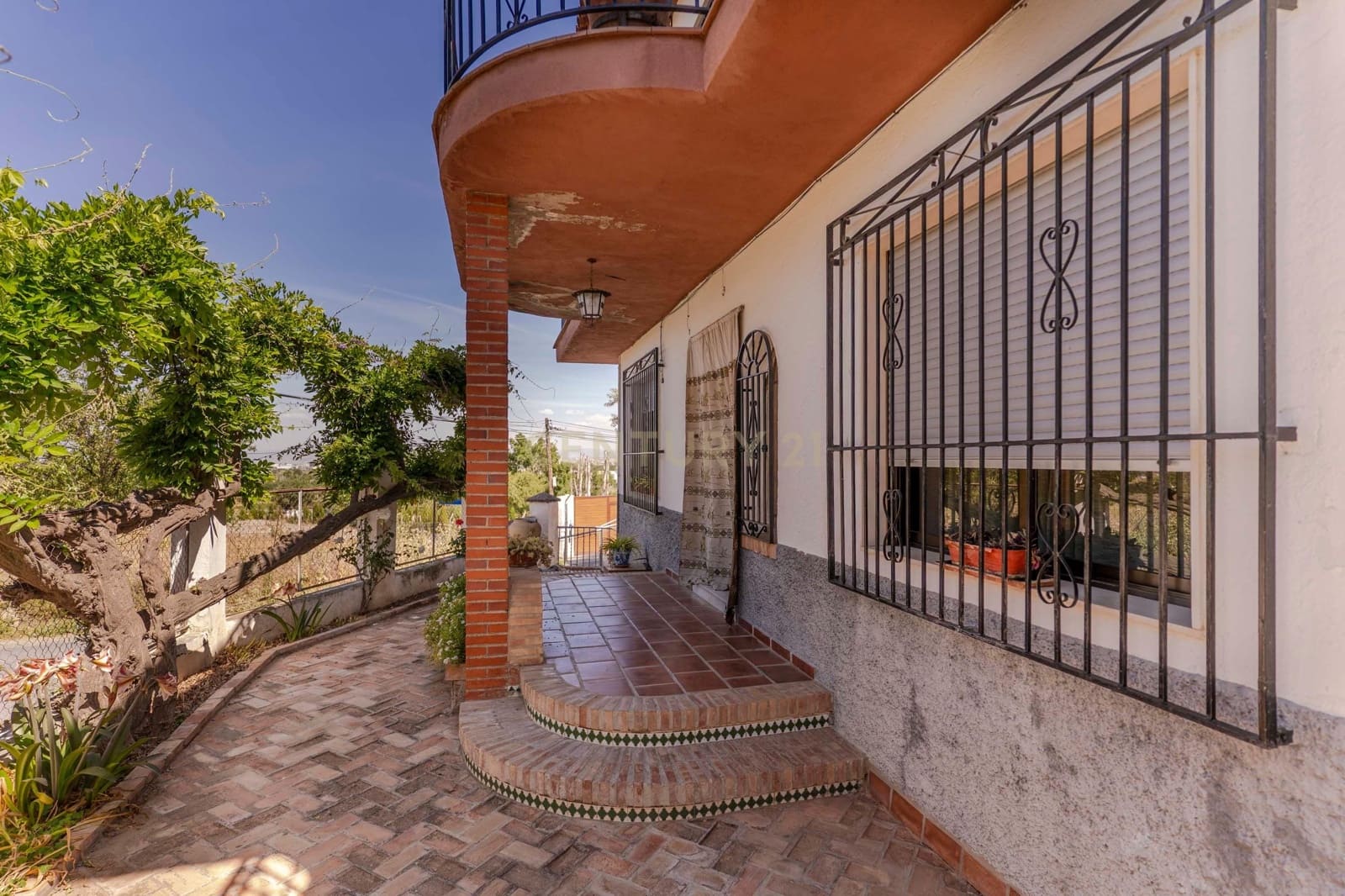 6 soveværelse Finca/Landehus til salg i La Zubia med swimmingpool - € 290.000 (Ref: 9289729)