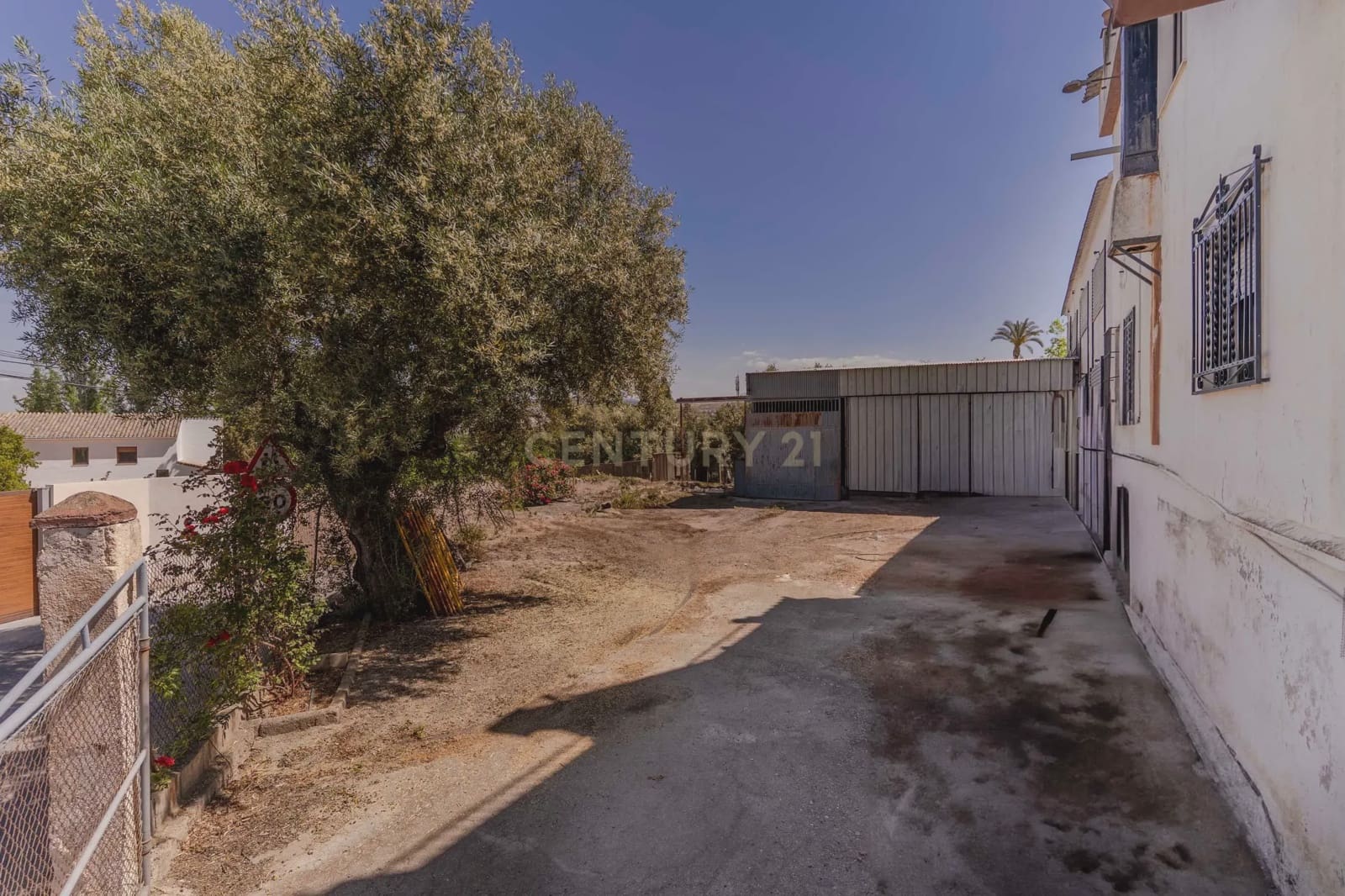 6 soveværelse Finca/Landehus til salg i La Zubia med swimmingpool - € 290.000 (Ref: 9289729)