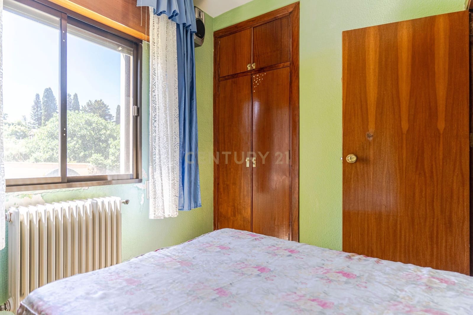 6 soveværelse Finca/Landehus til salg i La Zubia med swimmingpool - € 290.000 (Ref: 9289729)