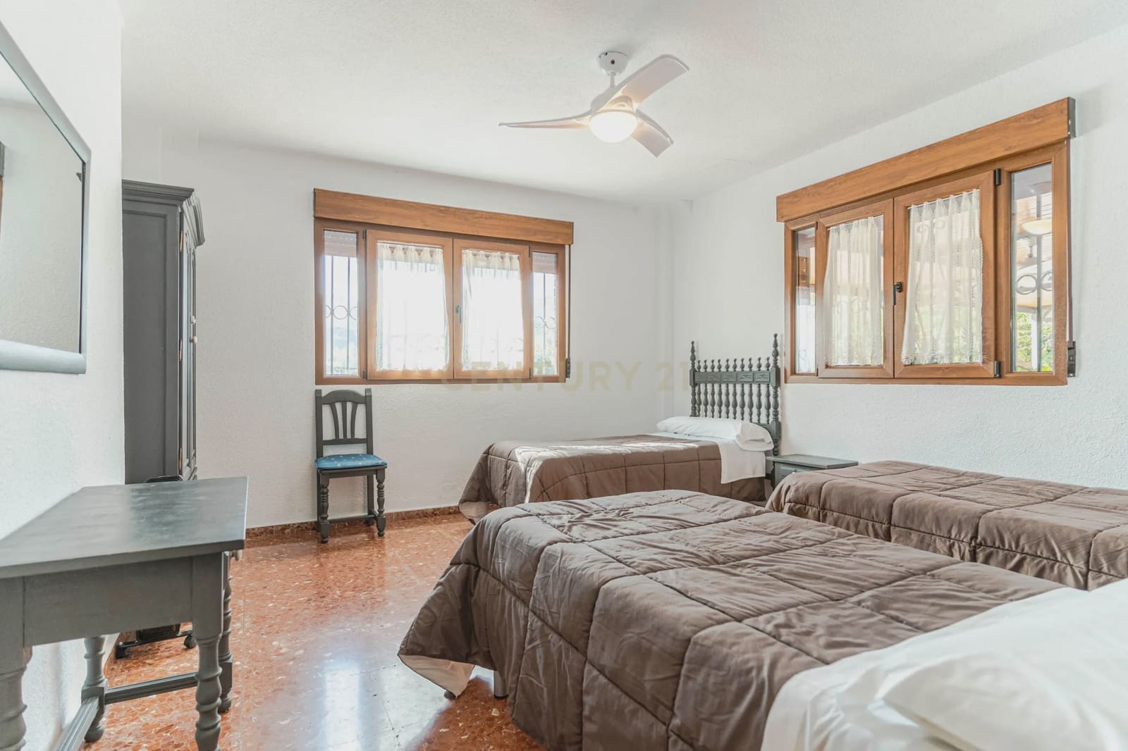 10 soveværelse Villa til salg i Cenes de la Vega med swimmingpool garage - € 720.000 (Ref: 9289730)