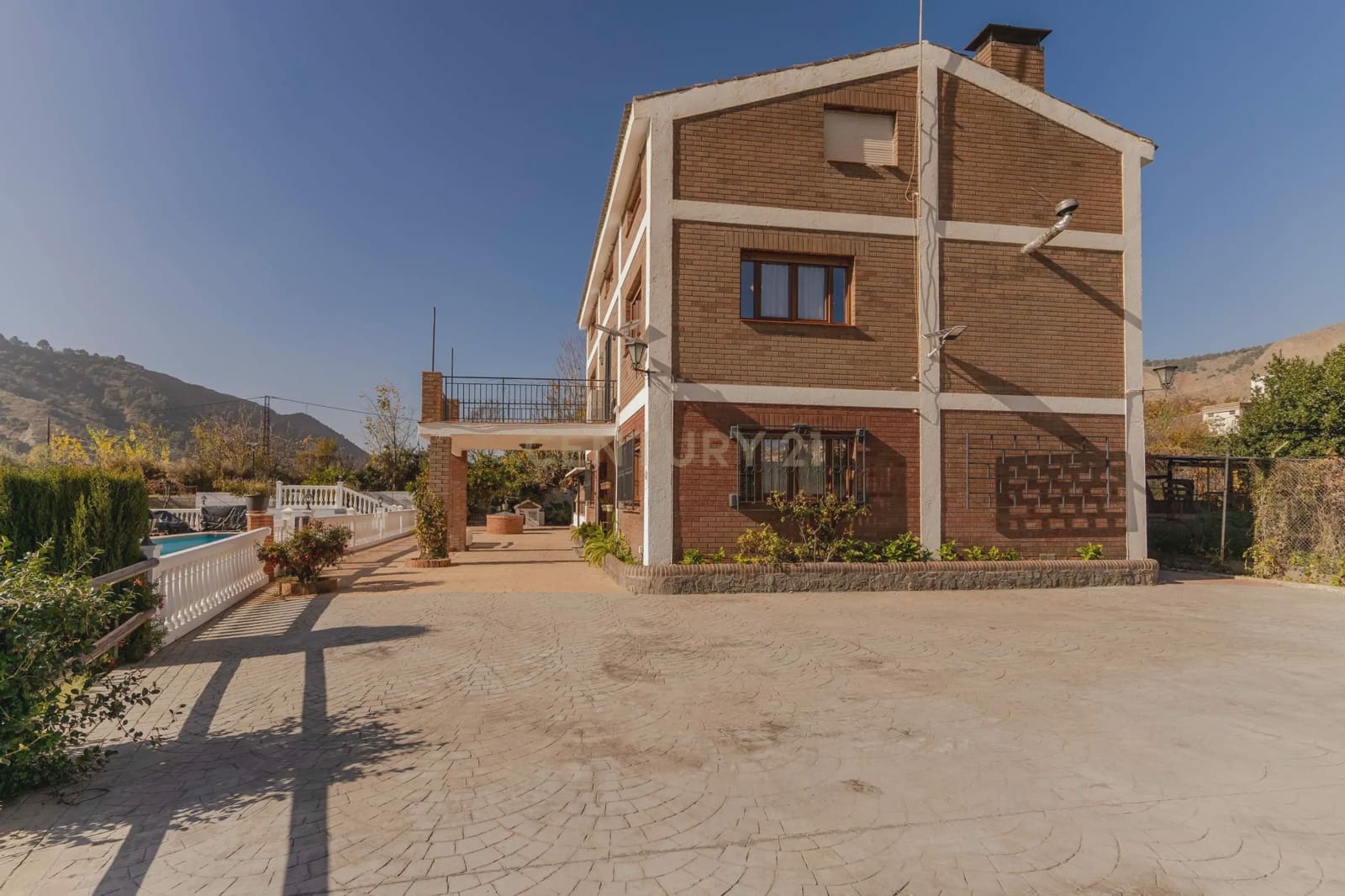 10 soveværelse Villa til salg i Cenes de la Vega med swimmingpool garage - € 720.000 (Ref: 9289730)