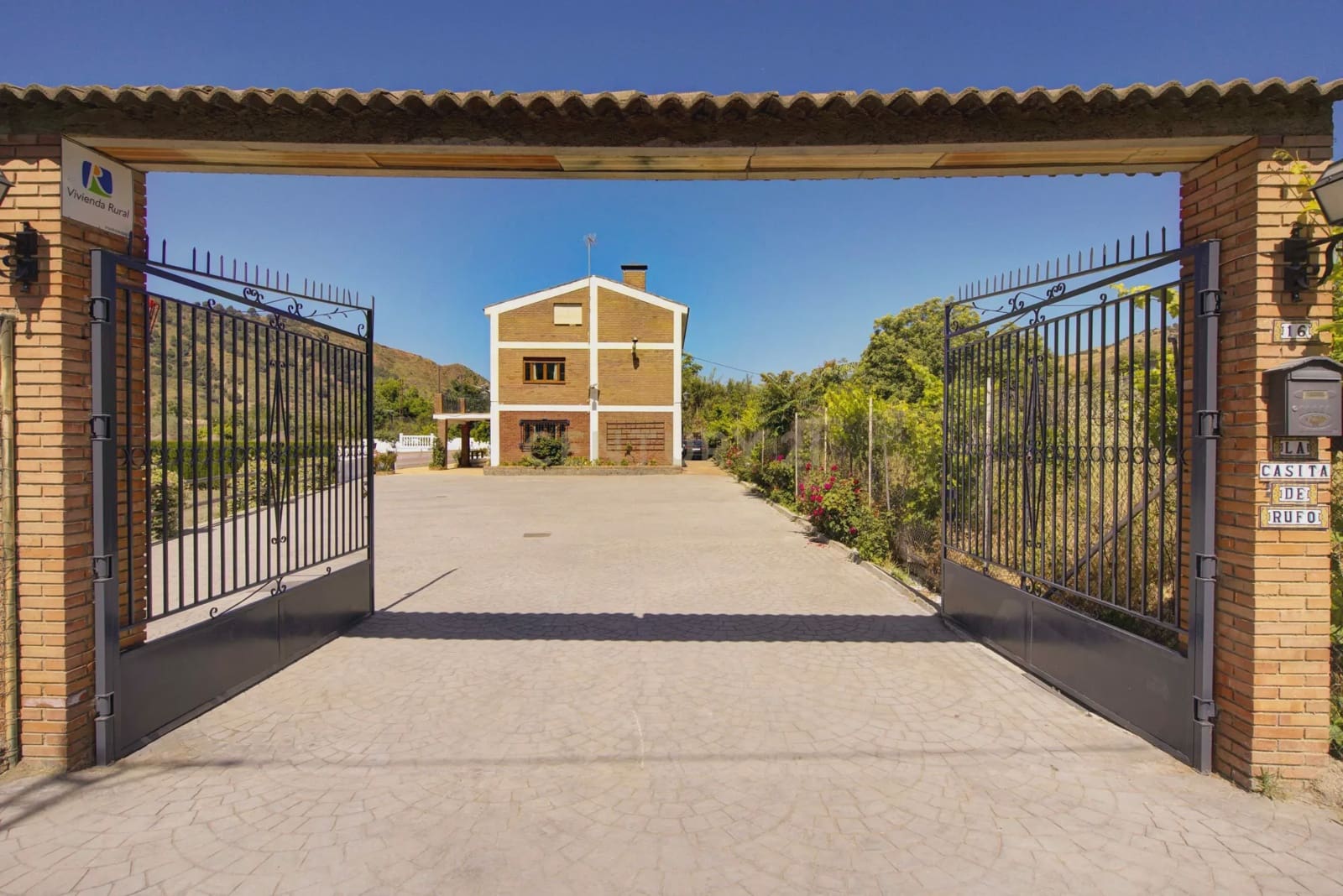 10 soveværelse Villa til salg i Cenes de la Vega med swimmingpool garage - € 720.000 (Ref: 9289730)