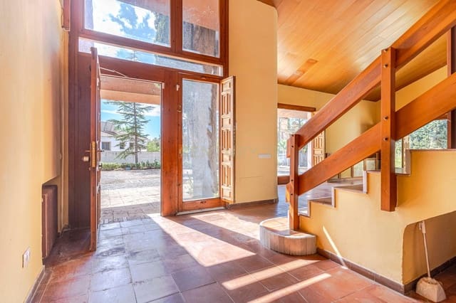 5 soveværelse Finca/Landehus til salg i Albolote med garage - € 595.000 (Ref: 9289731)