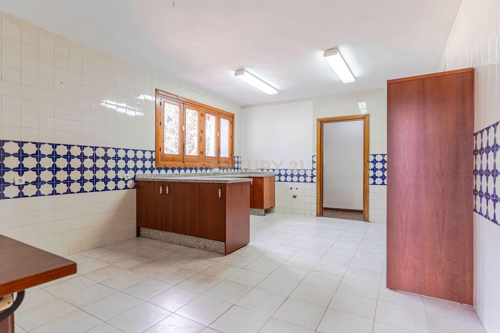 5 soveværelse Finca/Landehus til salg i Albolote med garage - € 595.000 (Ref: 9289731)