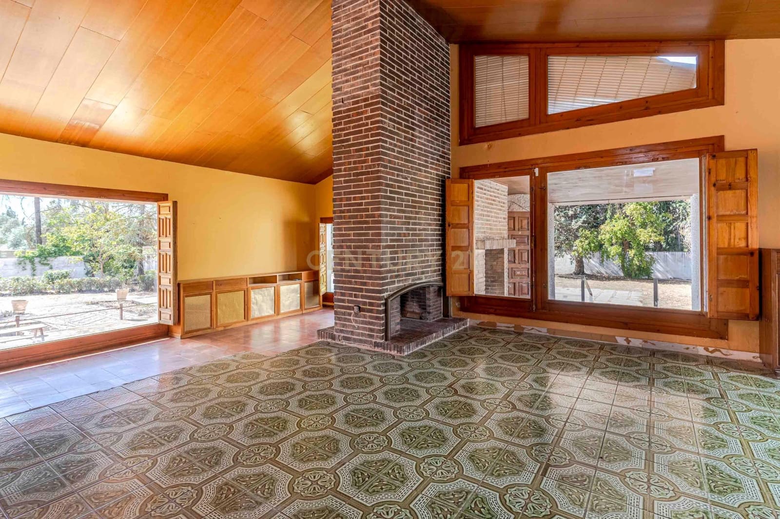 5 soveværelse Finca/Landehus til salg i Albolote med garage - € 595.000 (Ref: 9289731)