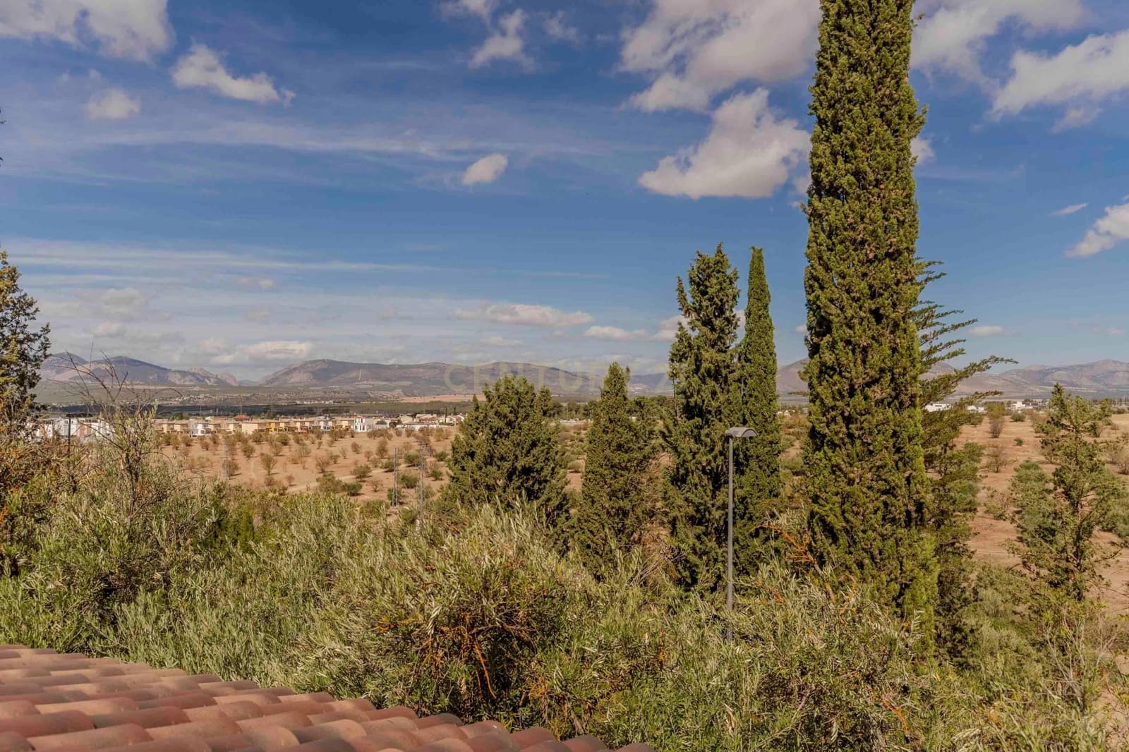 5 soveværelse Finca/Landehus til salg i Albolote med garage - € 595.000 (Ref: 9289731)