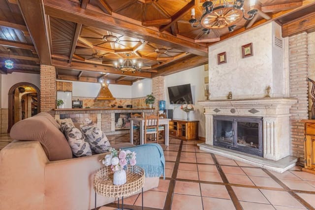 6 soveværelse Villa til salg i Alfacar med swimmingpool - € 490.000 (Ref: 9289732)