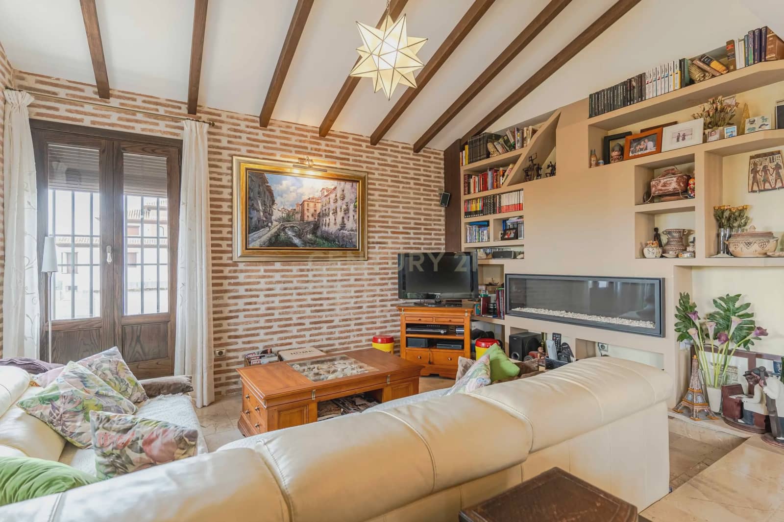 Chalet de 6 habitaciones en La Zubia en venta con garaje - 620.000 € (Ref: 9289734)