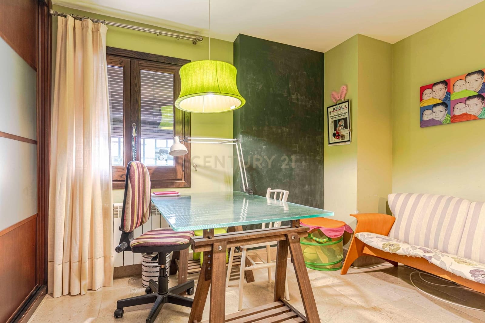 Chalet de 6 habitaciones en La Zubia en venta con garaje - 620.000 € (Ref: 9289734)