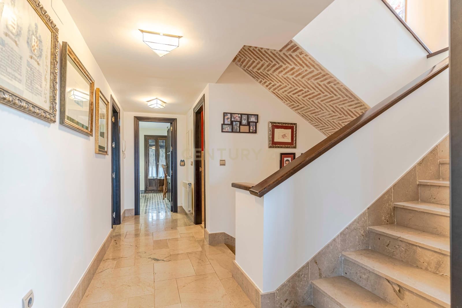 Chalet de 6 habitaciones en La Zubia en venta con garaje - 620.000 € (Ref: 9289734)