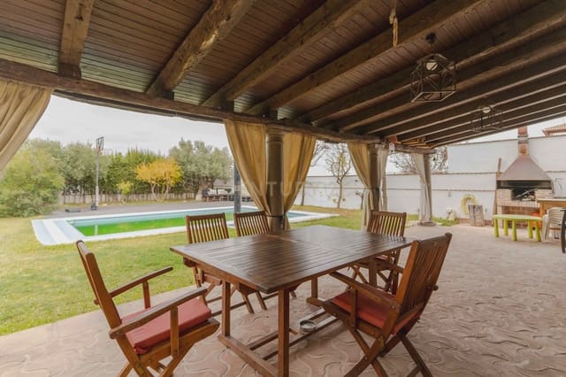 6 Zimmer Villa zu verkaufen in La Zubia mit Garage - 620.000 € (Ref: 9289734)