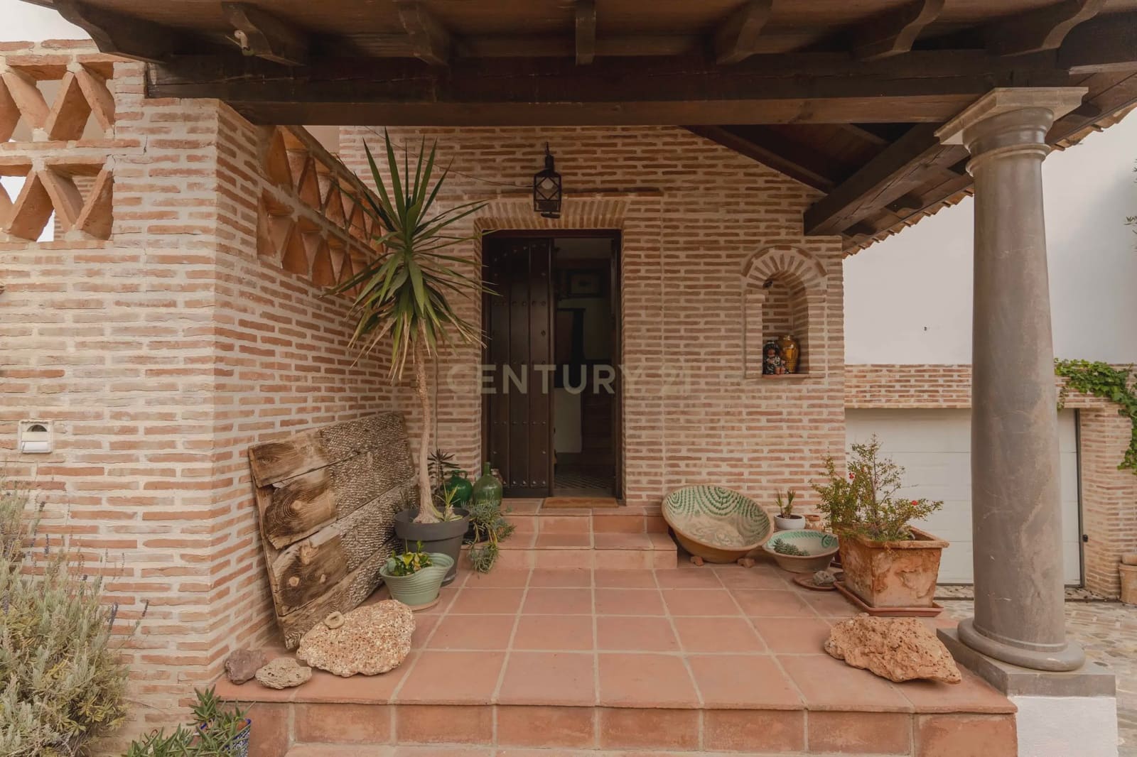 Chalet de 6 habitaciones en La Zubia en venta con garaje - 620.000 € (Ref: 9289734)