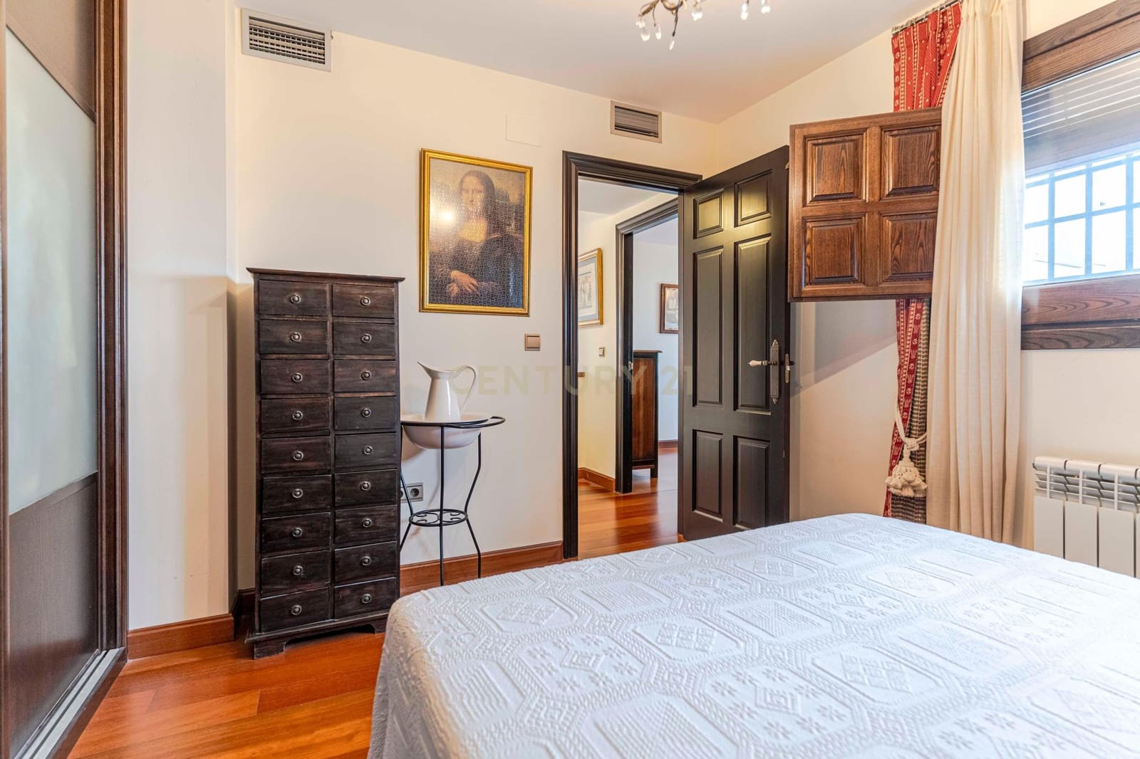 Chalet de 6 habitaciones en La Zubia en venta con garaje - 620.000 € (Ref: 9289734)