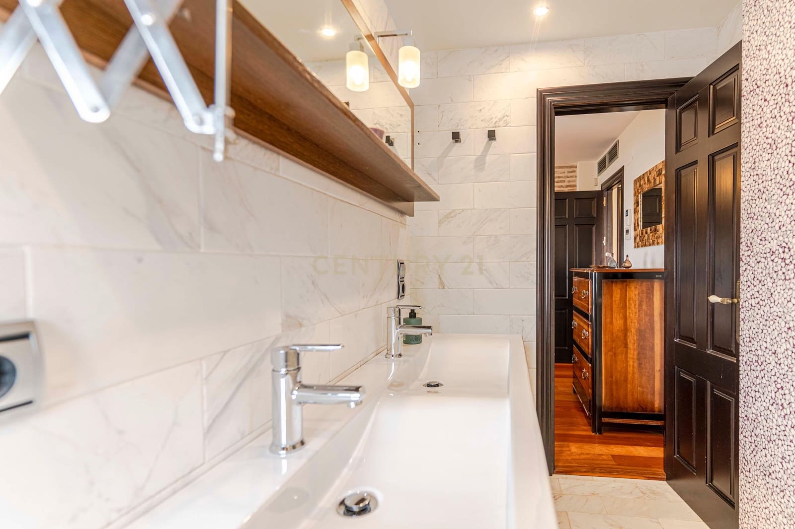 Chalet de 6 habitaciones en La Zubia en venta con garaje - 620.000 € (Ref: 9289734)